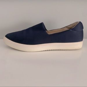 Nine West size 7.5 navy slip on sneakers